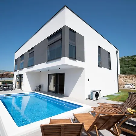 Villa Good Vibes